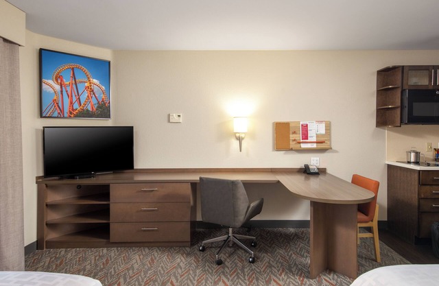 Good for family with 3 units and 2 double beds each | Anaheim & Disneyland Stay