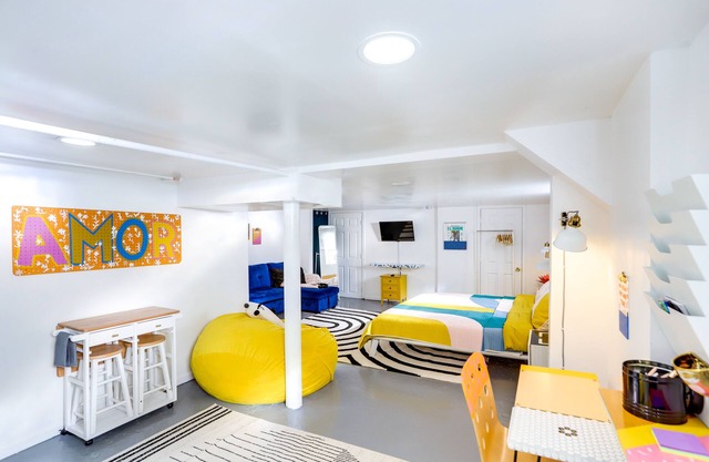 Gordon Square Studio ~ 4 Mi to Downtown Cleveland!