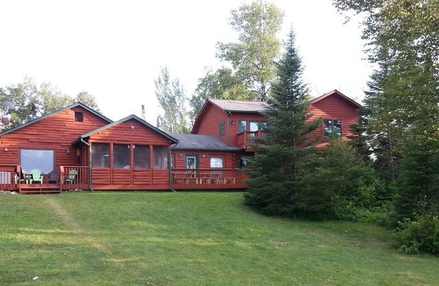 Grand Marais Deviltrack Lake Home!