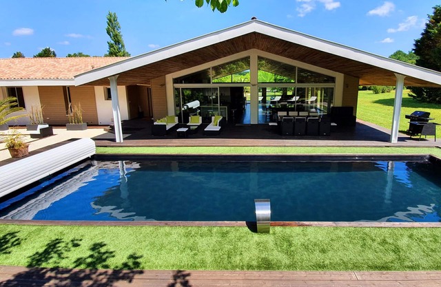 Grande Villa Avec Piscine Dans Propriété Arborée