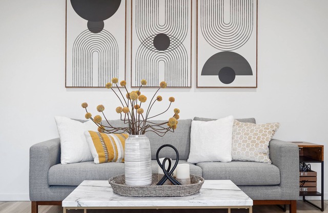 Great location! Family-friendly Oasis with Central AC and XBOX/Sleeps 8