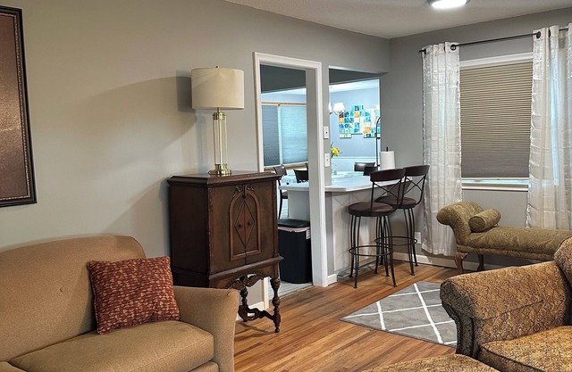 Great Location- Only 5-Min to Mall of America! And, 20-Min to both Mpls & StPaul