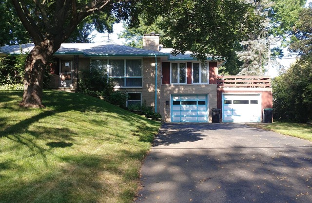 Great Minneapolis Suburban Home !!!!