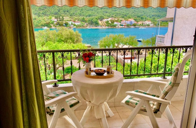 Grebastica beachfront apartment