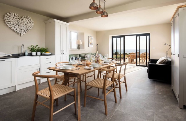 Gregor's Cottage: Best coastal view, luxury inside