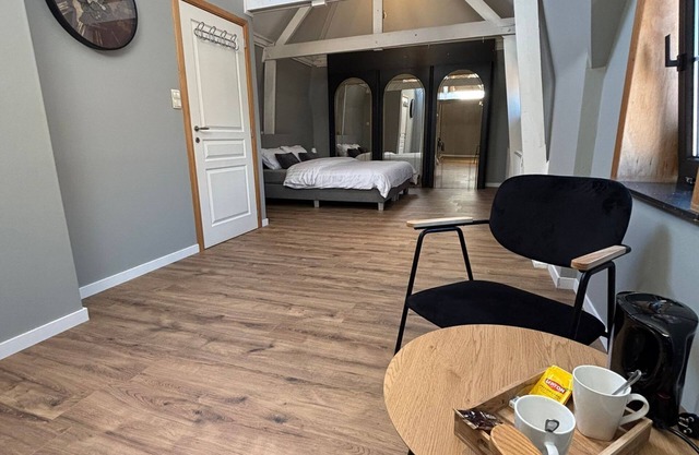 Gris @ Maison du Rempart - elegant guesthouse in historic Bruges