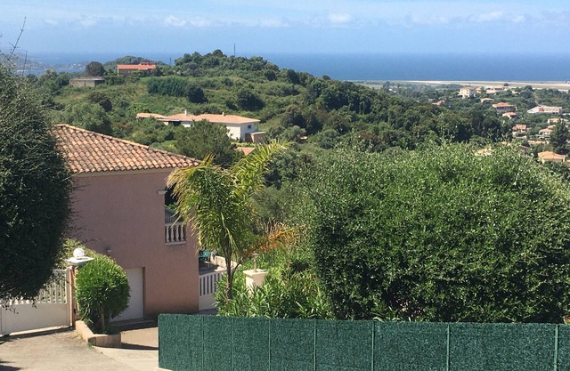 Ground floor villa BASTELICACCIA T2 or T3 (supplement)-Clim beautiful sea view