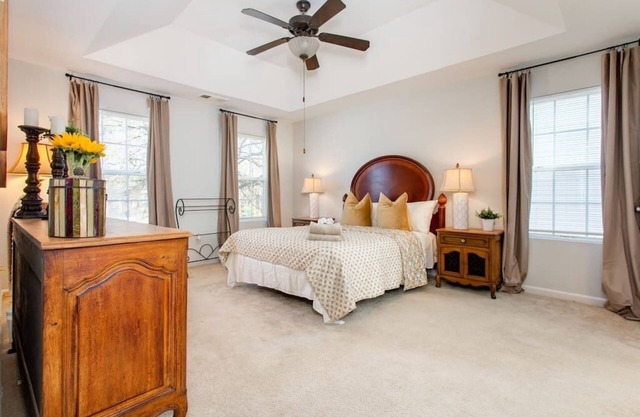 Grt Location/Spacious/Near Airport/Sleeps 8