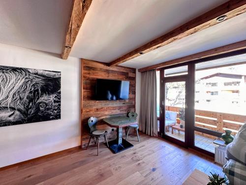 Grubhof Schlosspark, Chalet-Stil mit Pool und Bergblick
