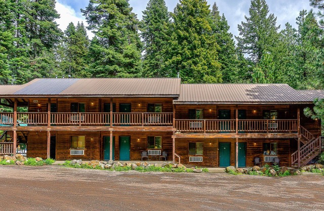 GS Lodge Room 5~ Jacuzzi Bathtub