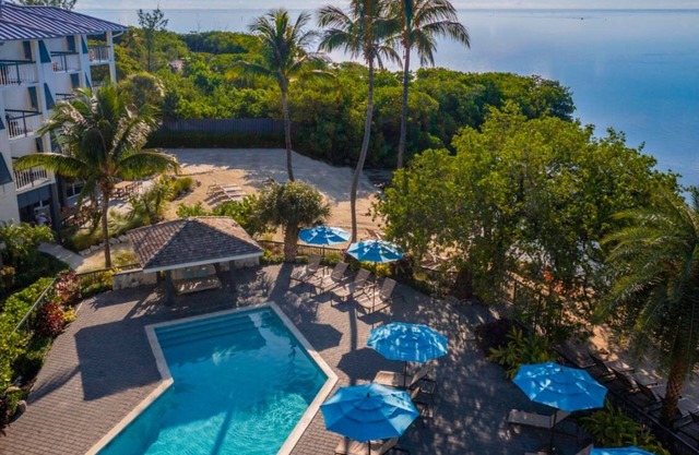 Guest Room, 2 Queens, Balcony, Free Parking & 3 Outdoor Pools