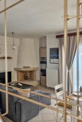 H&H cozy retreat ,Fireplace and Parking