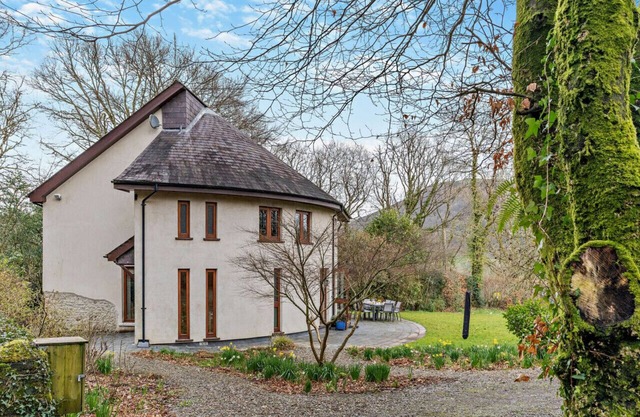 Hafan Myrddin - Four Bedroom House, Sleeps 8