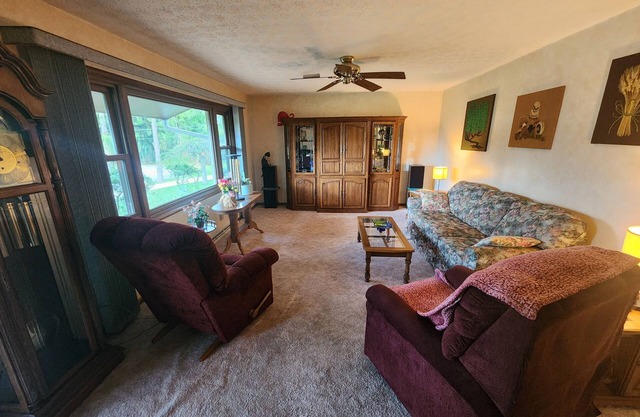 Hamilton's Hideaway, 3 Bdrm, Amazing 70s Retro Home, 15 mins to NFL Hall Of Fame