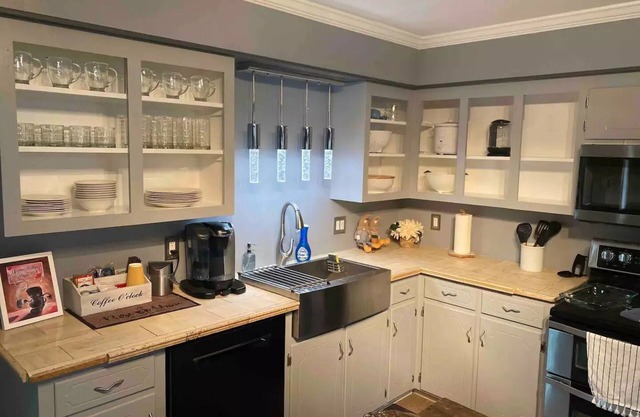 Hanover Haven 1 BR/1 Bath