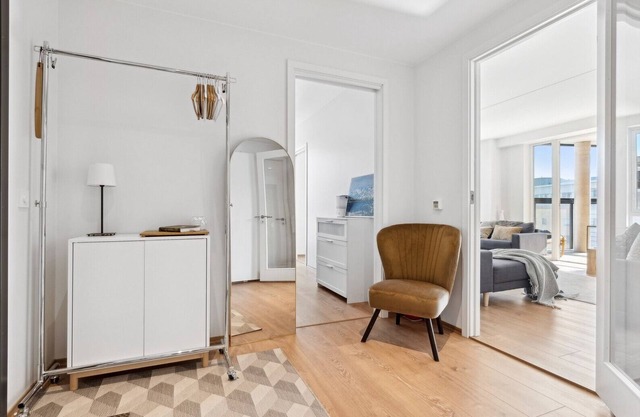 Harbour Promenade Strolls from our Super-central 2B Downtown Home