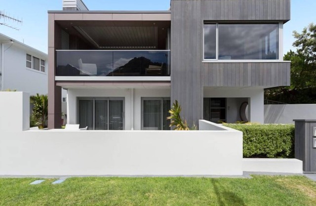 Harbourside Summary: