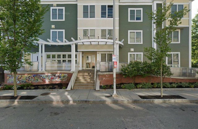 Harvard & MIT at Your Doorstep – 2BR GemnShuttle bus 2 and from airport King Bed