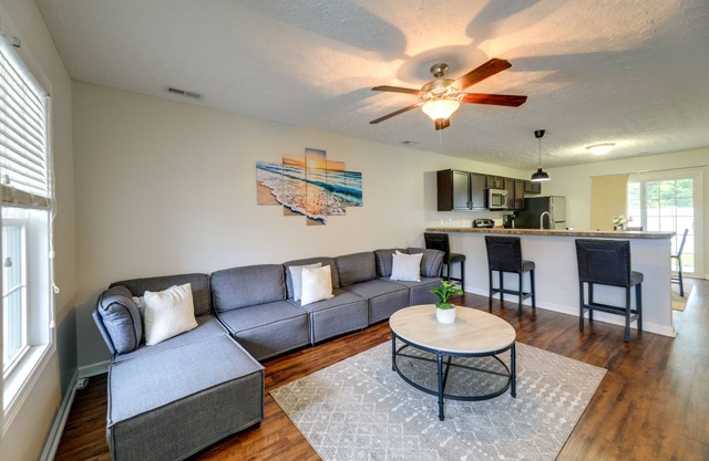 Havelock Home: Private Yard, 2 Mi to Cherry Point!