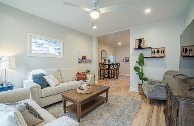 Heart of SacTown: Hip Midtown Retreat