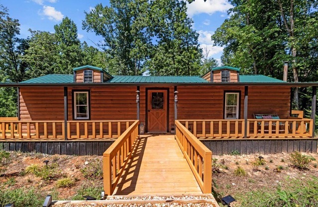 Heartwood Hideaway- Charming cabin with Trails, Creek, and Starry Nights