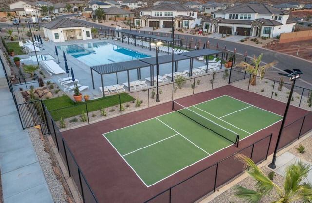 Heated Pool Hot Tub Pickleball Near Zion