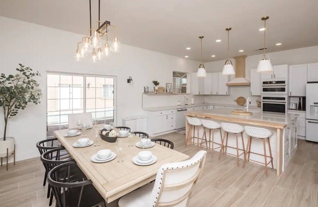 Heated Pool ~ Sleeps 20 ~ HUGE Family Resort Oasis