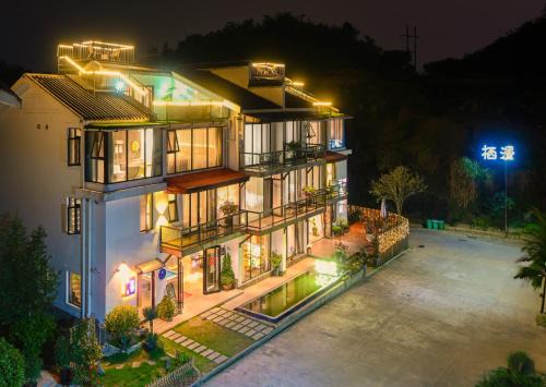 Heaven's Gate Lodge XMAN-Free pick up