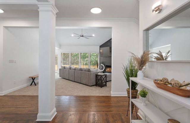 Heavenly Lakefront Six Bedroom Hideaway