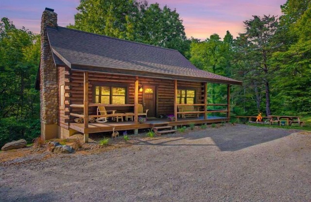 Hickory House | Hocking Hills