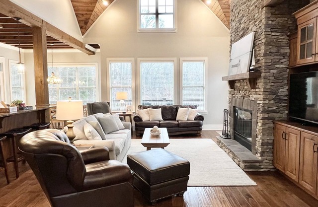 Hidden Gem Lakeside Retreat w/Private Dock & Slip