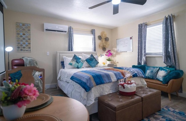 Hidden Gem Luxe 1 BEDROOM & Patio