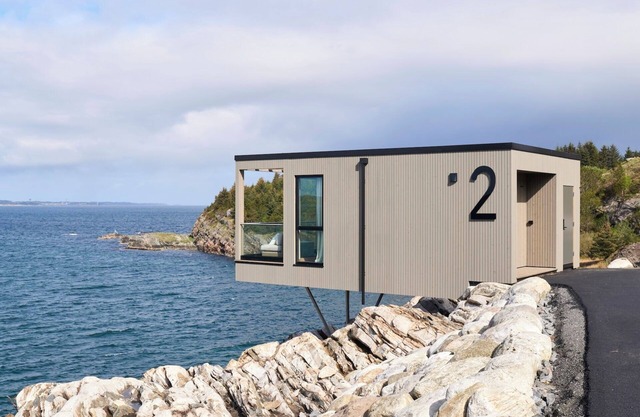 Hideaway Herdla 2 – unique and luxurious cabin 15 m above the sea near Bergen