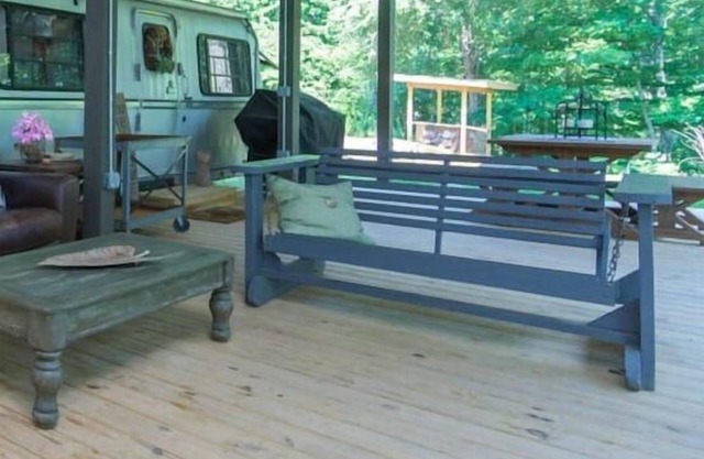 High Point Hide-A-Way w/Internet and a Hot Tub!