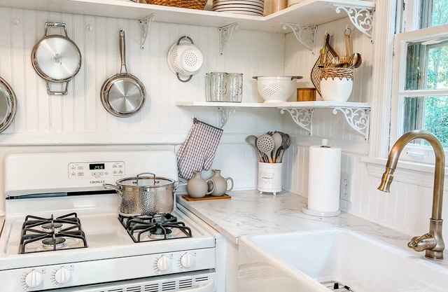 High Point Hideaway - across from The Hub!