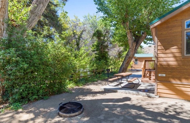 Hilltop Cabin at Kern River Sequoia (Cabin 28)