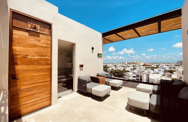 Hive Cancun by G Hotels