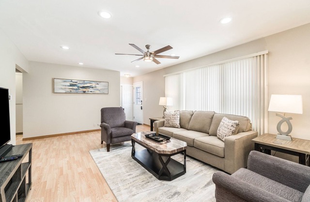 Hoffman Estates FHS Rental