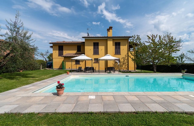 Holiday Home "Mugellese" with Shared Pool & Wi-Fi