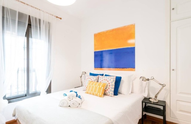 Holi-Rent Santa Marina One bedroom apartment with all the comforts.