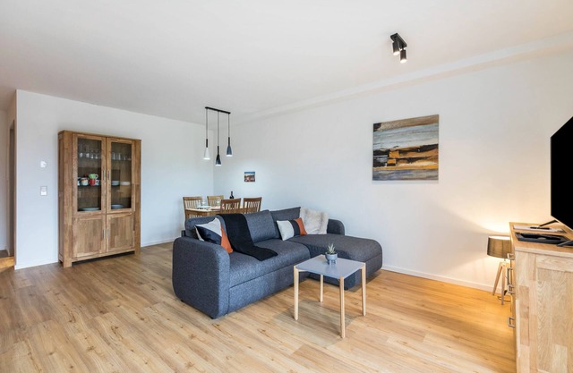 Holiday Apartment 'Zum Krähenholz 9' with Shared Garden and Wi-Fi