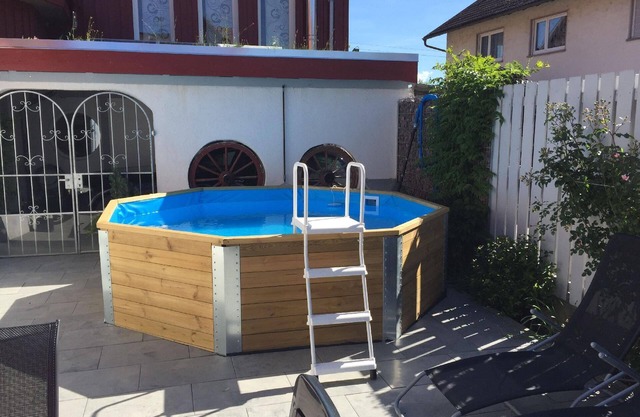 Holiday flat with private pool