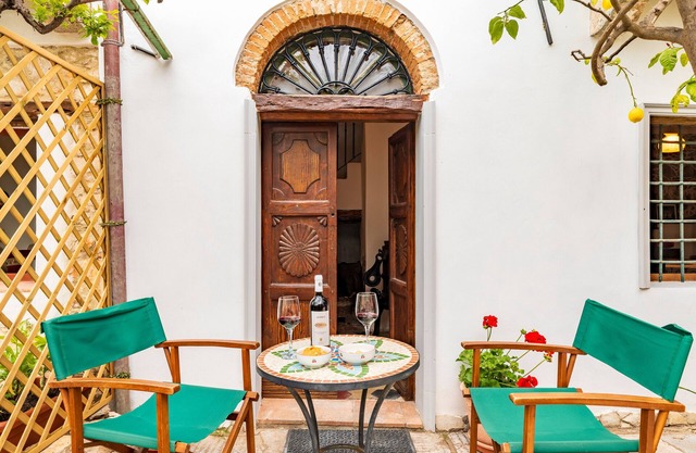 Holiday Home 'Il Borgo - Casa Ottocentesca' with Mountain View, Private Terrace and Wi-Fi