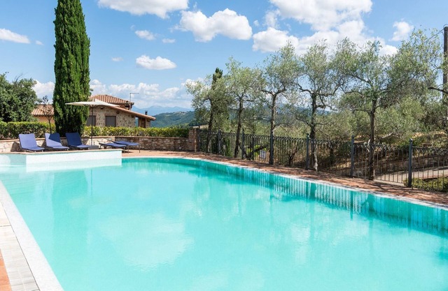 Holiday Home in Collazone with Pool & Sauna