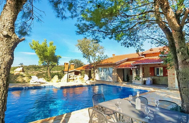 Holiday Home Villa Sandra by Interhome