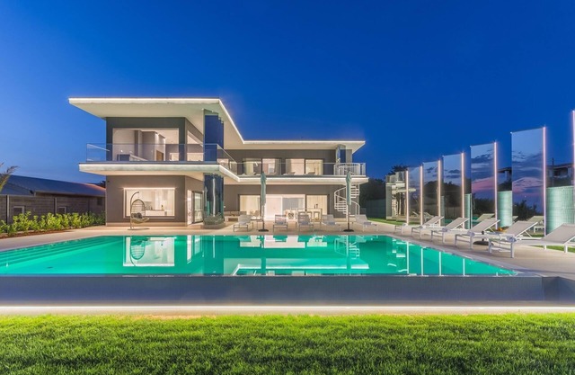 Holiday house for 10 persons approx. 400 qm in Valentići, Istria (Istrian Riviera)