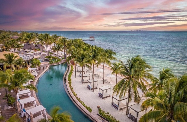 Holiday in Paradise!