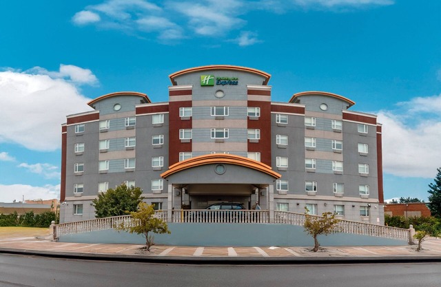 Holiday Inn Express Maspeth by IHG