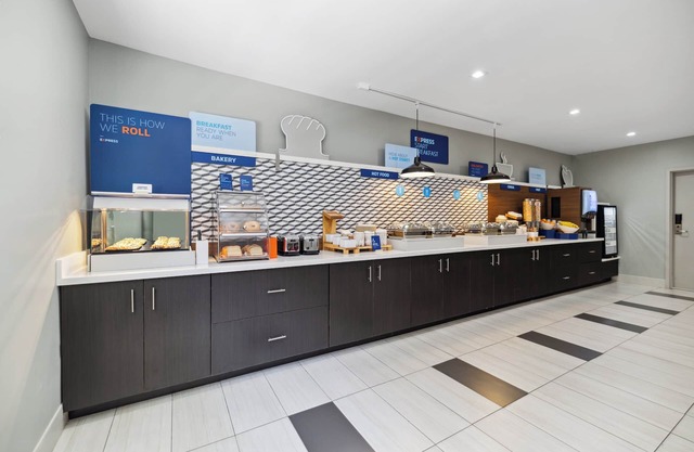 Holiday Inn Express & Suites Mountain View Silicon Valley by IHG