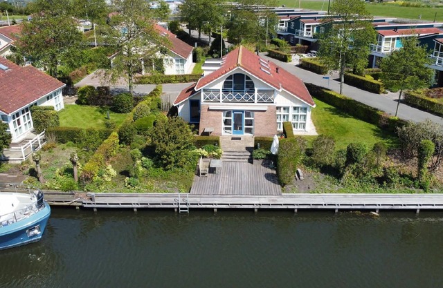 Holiday villa Sudersee directly on the water